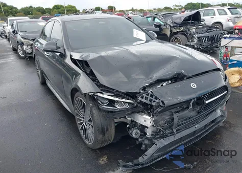 2024 Mercedes-Benz C 300 z USA, uszkodzony, nr VIN W1KAF4GB5RR200890